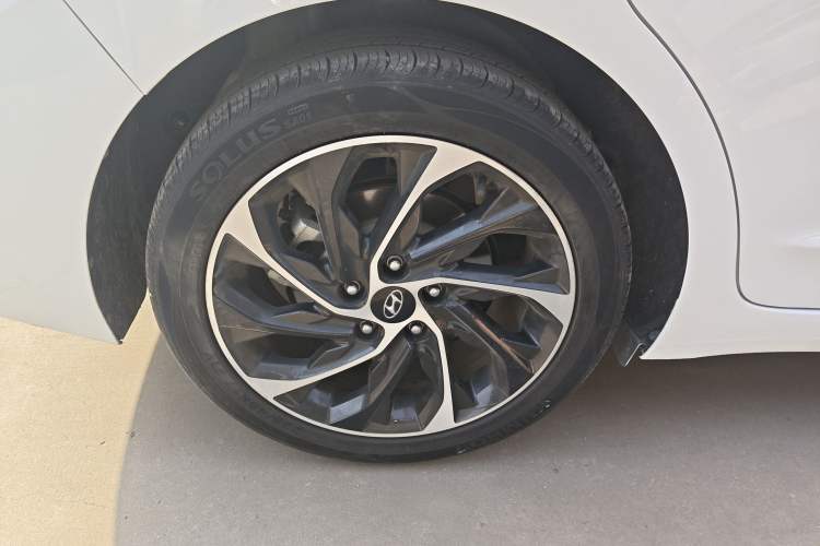 Used Hyundai Elantra (6th Generation / Lingdong) 2020 1.5L CVT Smart & Stylish – Elite Version Right Rear Wheel Hub