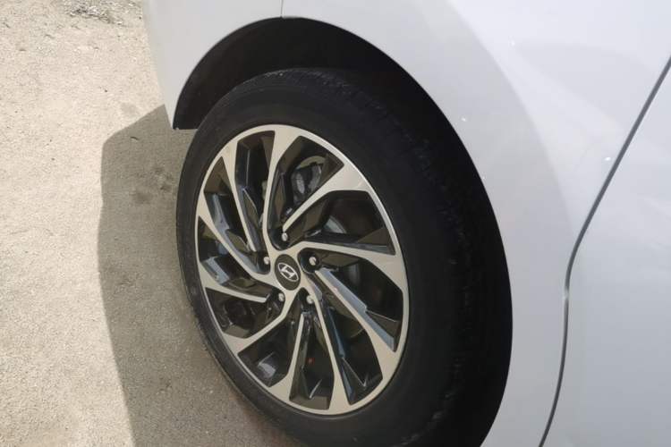Used Hyundai Elantra (6th Generation / Lingdong) 2020 1.5L CVT Smart & Stylish – Elite Version Right Rear Wheel Hub