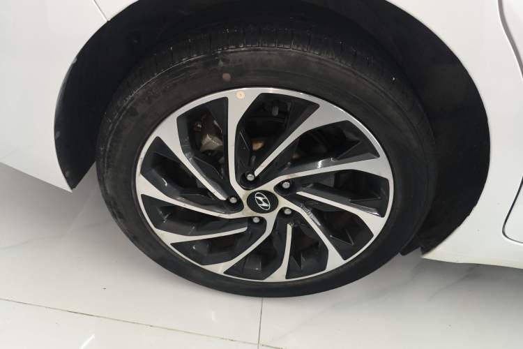 Used Hyundai Elantra (6th Generation / Lingdong) 2020 1.5L CVT Smart & Stylish – Elite Version Right Rear Wheel Hub