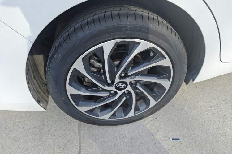 Used Hyundai Elantra (6th Generation / Lingdong) 2020 1.5L CVT Smart & Stylish – Elite Version Right Rear Wheel Hub
