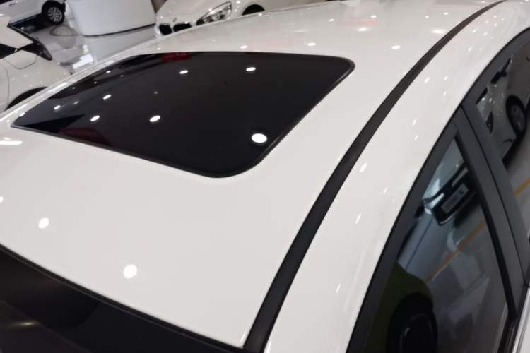 Used Hyundai Elantra (6th Generation / Lingdong) 2020 1.5L CVT Smart & Stylish – Elite Version Roof
