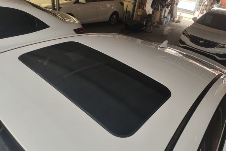 Used Hyundai Elantra (6th Generation / Lingdong) 2020 1.5L CVT Smart & Stylish – Elite Version Roof