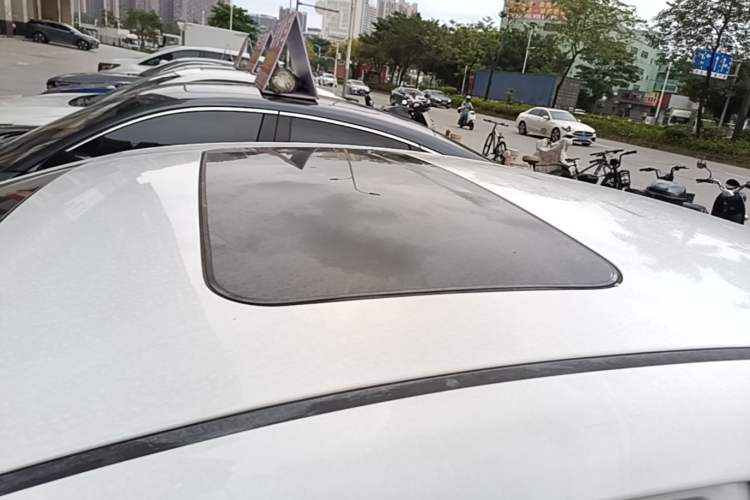 Used Hyundai Elantra (6th Generation / Lingdong) 2020 1.5L CVT Smart & Stylish – Elite Version Roof
