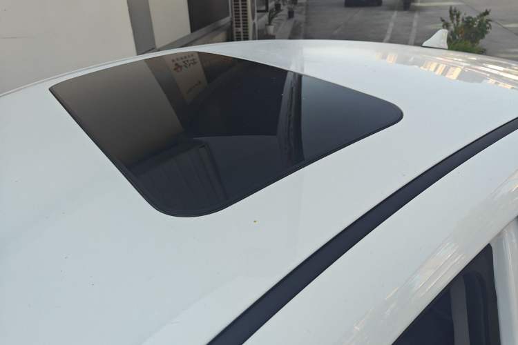 Used Hyundai Elantra (6th Generation / Lingdong) 2020 1.5L CVT Smart & Stylish – Elite Version Roof