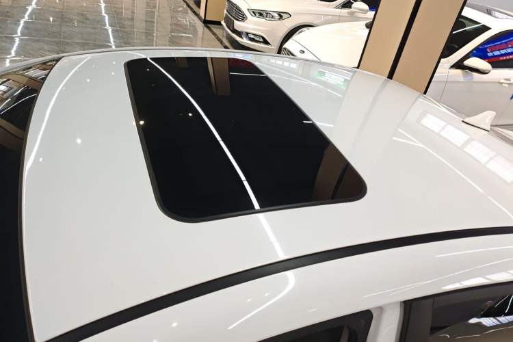 Used Hyundai Elantra (6th Generation / Lingdong) 2020 1.5L CVT Smart & Stylish – Elite Version Roof