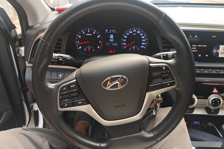 Used Hyundai Elantra (6th Generation / Lingdong) 2020 1.5L CVT Smart & Stylish – Elite Version Steering Wheel