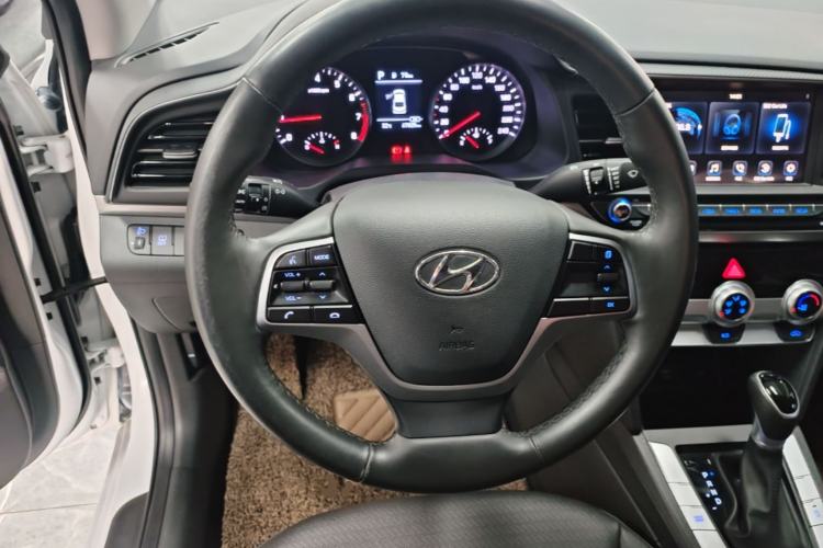 Used Hyundai Elantra (6th Generation / Lingdong) 2020 1.5L CVT Smart & Stylish – Elite Version Steering Wheel