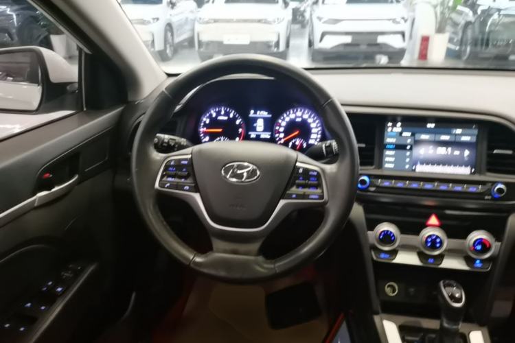 Used Hyundai Elantra (6th Generation / Lingdong) 2020 1.5L CVT Smart & Stylish – Elite Version Steering Wheel