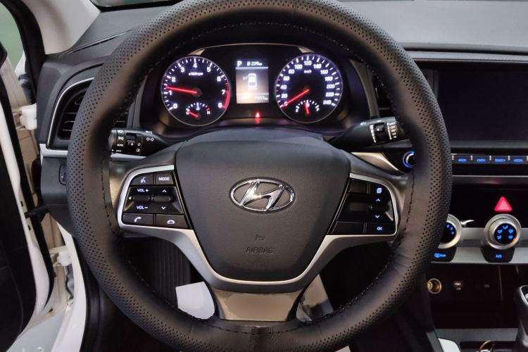 Used Hyundai Elantra (6th Generation / Lingdong) 2020 1.5L CVT Smart & Stylish – Elite Version Steering Wheel