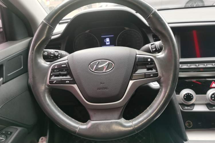 Used Hyundai Elantra (6th Generation / Lingdong) 2020 1.5L CVT Smart & Stylish – Elite Version Steering Wheel