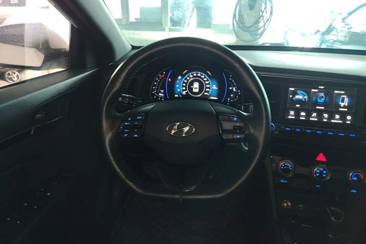 Used Hyundai Elantra (6th Generation / Lingdong) 2020 1.4T Dual-Clutch Xuan Dong · Dynamic Version Steering Wheel