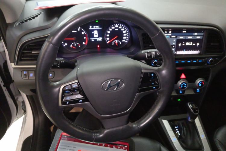 Used Hyundai Elantra (6th Generation / Lingdong) 2020 1.5L CVT Smart & Stylish – Elite Version Steering Wheel
