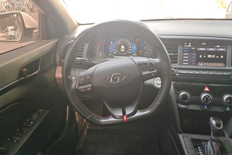 Used Hyundai Elantra (6th Generation / Lingdong) 2020 1.4T Dual-Clutch Xuan Dong · Dynamic Version Steering Wheel
