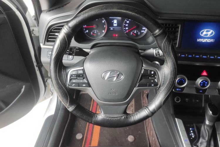 Used Hyundai Elantra (6th Generation / Lingdong) 2020 1.5L CVT Smart & Stylish – Elite Version Steering Wheel