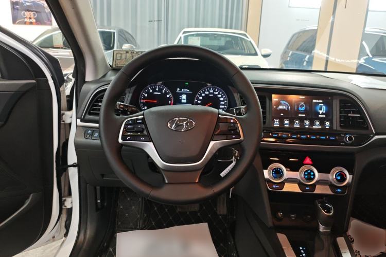 Used Hyundai Elantra (6th Generation / Lingdong) 2020 1.5L CVT Smart & Stylish – Elite Version Steering Wheel