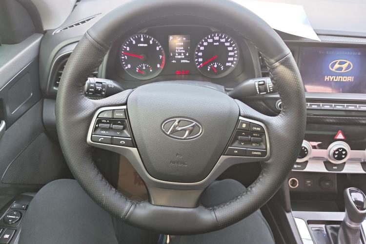 Used Hyundai Elantra (6th Generation / Lingdong) 2020 1.5L CVT Smart & Stylish – Elite Version Steering Wheel