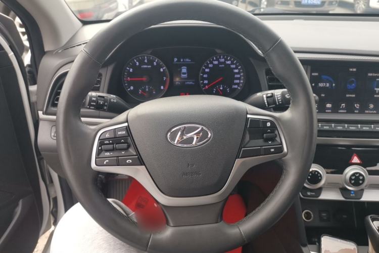 Used Hyundai Elantra (6th Generation / Lingdong) 2020 1.5L CVT Smart & Stylish – Elite Version Steering Wheel
