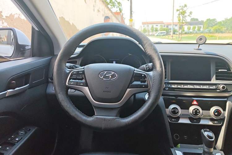 Used Hyundai Elantra (6th Generation / Lingdong) 2020 1.5L CVT Smart & Stylish – Elite Version Steering Wheel