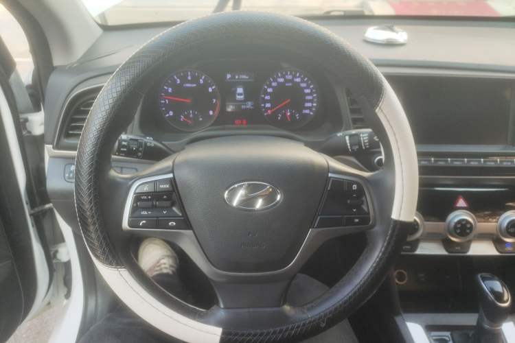 Used Hyundai Elantra (6th Generation / Lingdong) 2020 1.5L CVT Smart & Stylish – Elite Version Steering Wheel