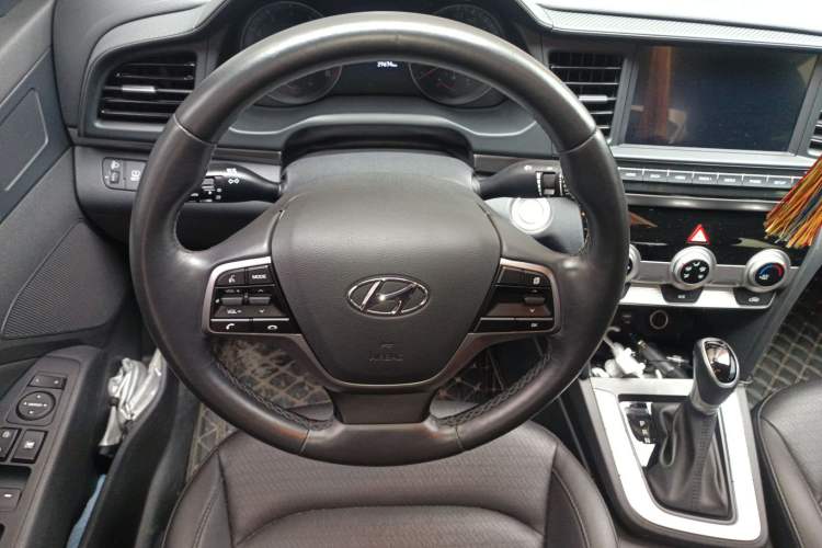 Used Hyundai Elantra (6th Generation / Lingdong) 2020 1.5L CVT Smart & Stylish – Elite Version Steering Wheel