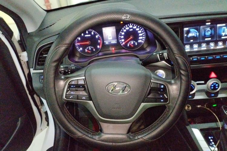 Used Hyundai Elantra (6th Generation / Lingdong) 2020 1.5L CVT Smart & Stylish – Elite Version Steering Wheel