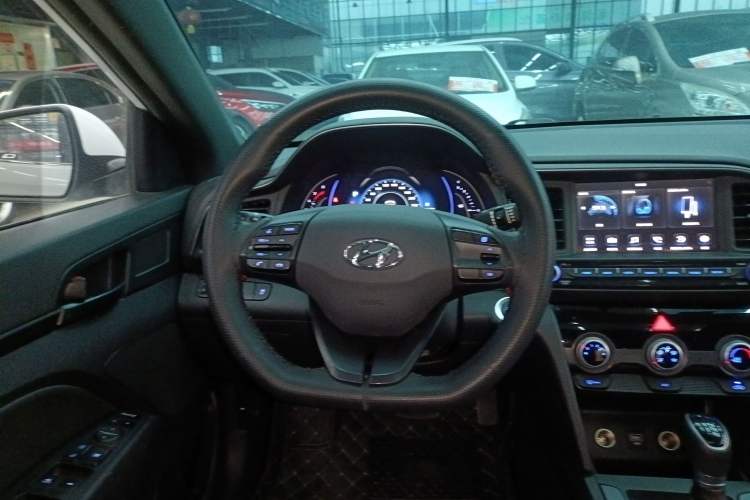 Used Hyundai Elantra (6th Generation / Lingdong) 2020 1.4T Dual-Clutch Xuan Dong · Dynamic Version Steering Wheel