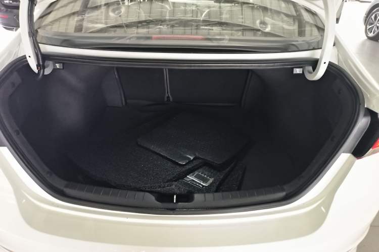 Used Hyundai Elantra (6th Generation / Lingdong) 2020 1.5L CVT Smart & Stylish – Elite Version Trunk