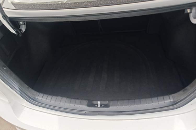 Used Hyundai Elantra (6th Generation / Lingdong) 2020 1.5L CVT Smart & Stylish – Elite Version Trunk