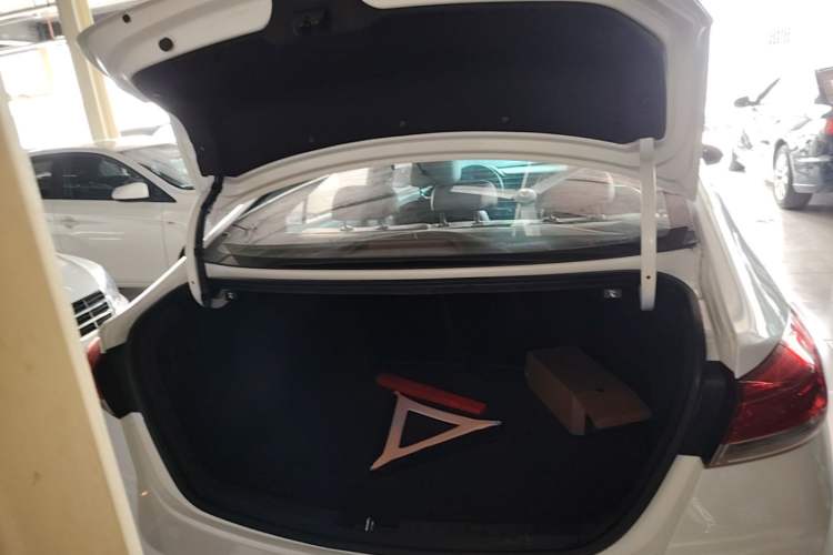 Used Hyundai Elantra (6th Generation / Lingdong) 2020 1.4T Dual-Clutch Xuan Dong · Dynamic Version Trunk