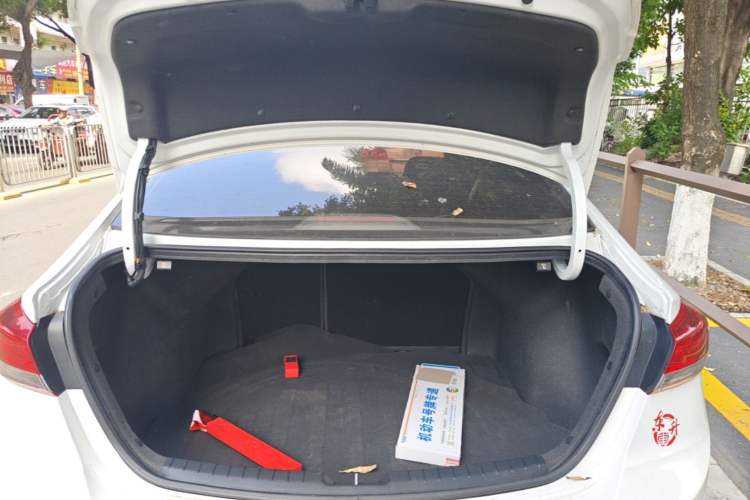 Used Hyundai Elantra (6th Generation / Lingdong) 2020 1.4T Dual-Clutch Xuan Dong · Dynamic Version Trunk