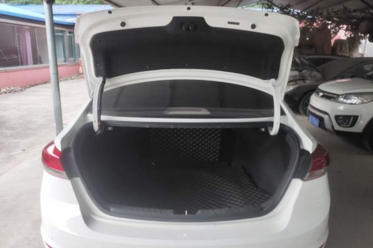 Used Hyundai Elantra (6th Generation / Lingdong) 2020 1.5L CVT Smart & Stylish – Elite Version Trunk