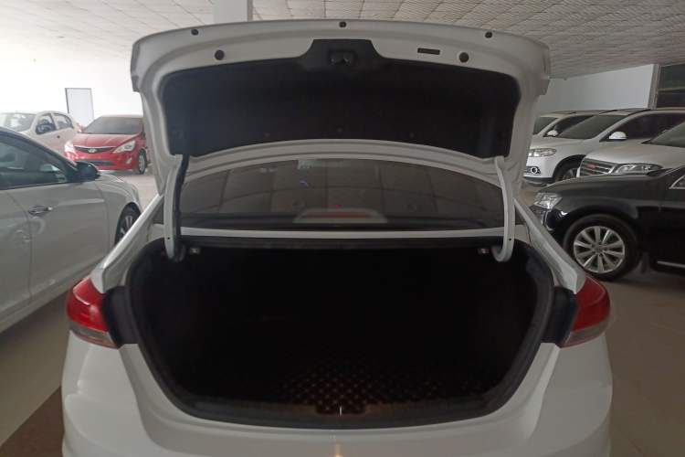 Used Hyundai Elantra (6th Generation / Lingdong) 2020 1.5L CVT Smart & Stylish – Elite Version Trunk