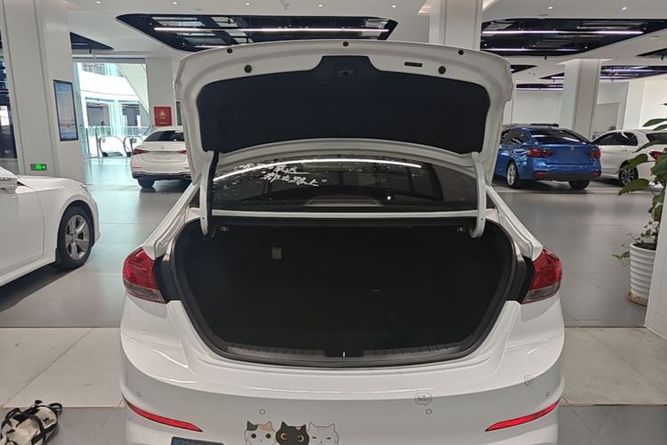 Used Hyundai Elantra (6th Generation / Lingdong) 2020 1.4T Dual-Clutch Xuan Dong · Dynamic Version Trunk