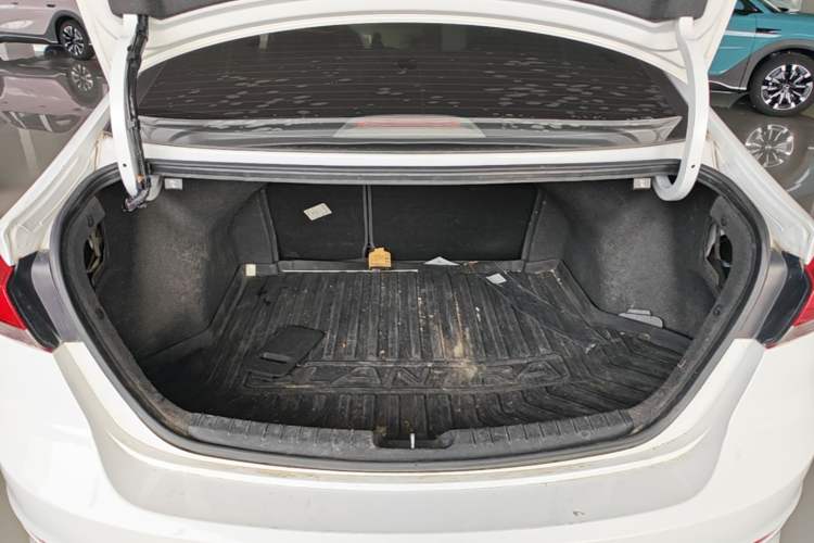 Used Hyundai Elantra (6th Generation / Lingdong) 2020 1.4T Dual-Clutch Xuan Dong · Dynamic Version Trunk