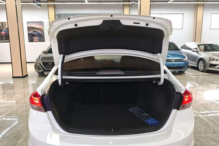 Used Hyundai Elantra (6th Generation / Lingdong) 2020 1.5L CVT Smart & Stylish – Elite Version Trunk