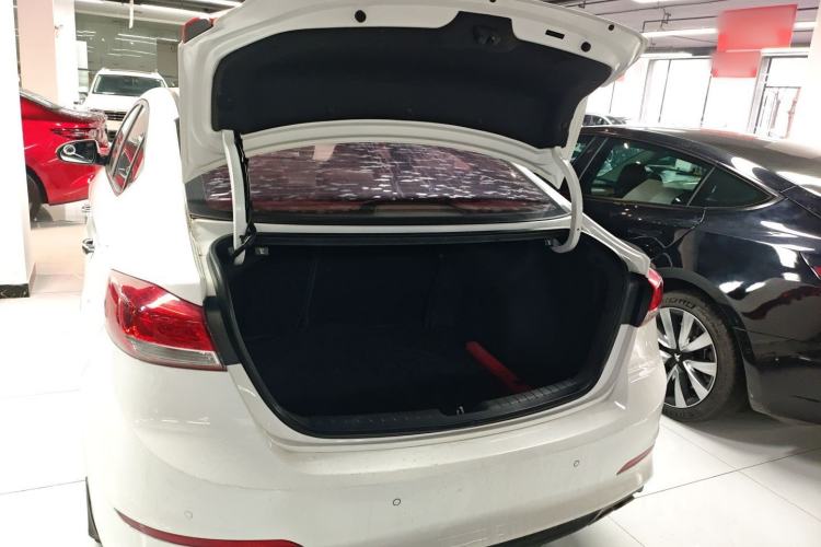Used Hyundai Elantra (6th Generation / Lingdong) 2020 1.4T Dual-Clutch Xuan Dong · Dynamic Version Trunk