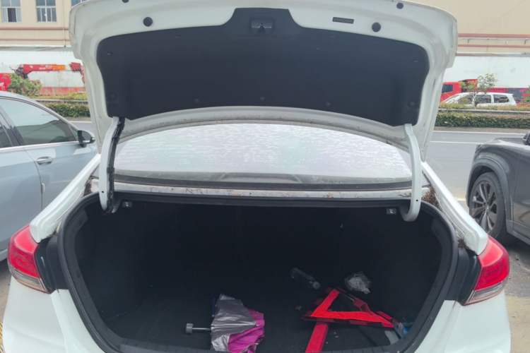 Used Hyundai Elantra (6th Generation / Lingdong) 2020 1.4T Dual-Clutch Xuan Dong · Dynamic Version Trunk