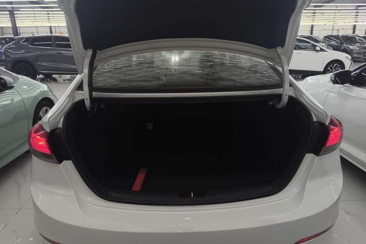 Used Hyundai Elantra (6th Generation / Lingdong) 2020 1.5L CVT Smart & Stylish – Elite Version Trunk
