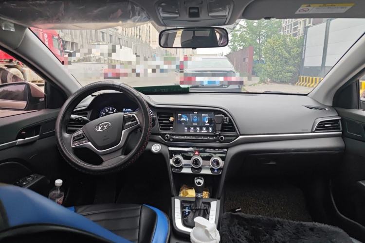 Used Hyundai Elantra (6th Generation / Lingdong) 2020 1.5L CVT Smart & Stylish – Elite Version Center Console