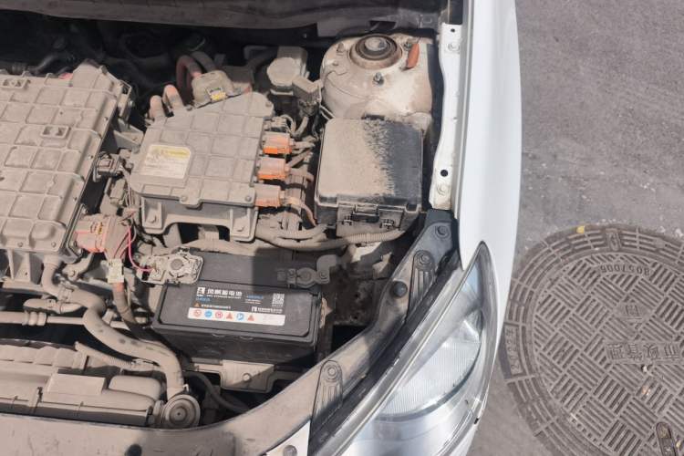 Used Hyundai Elantra EV 2017 GS PLUS Edition Engine Bay Left