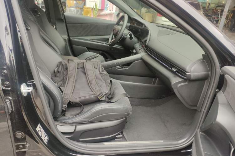 Used Hyundai Elantra N 2023 2.0T Sport Package Edition Right Front Seat