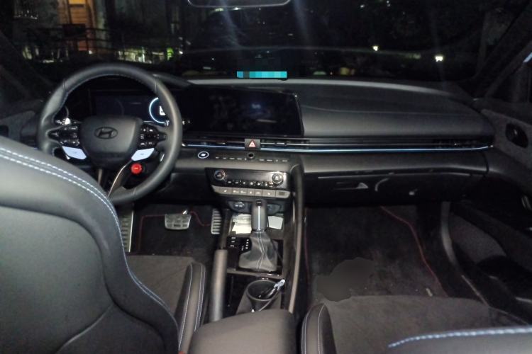 Used Hyundai Elantra N 2023 2.0T Sport Package Edition Center Console