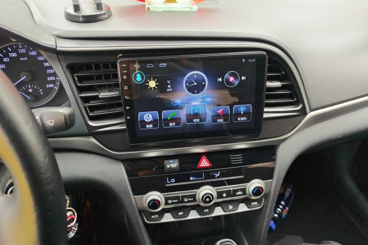 Used Hyundai Elantra PHEV 2019 1.6L PHS Comfort Edition Audio And AC Panel