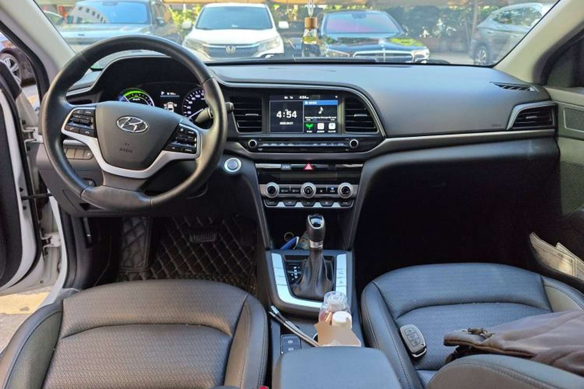 Used Hyundai Elantra PHEV 2019 1.6L PHX Le Xing Edition Center Console