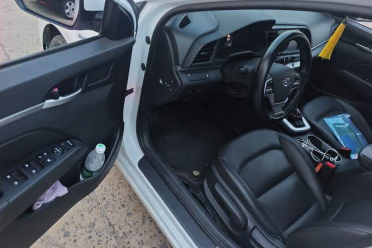 Used Hyundai Elantra PHEV 2019 1.6L PHX Le Xing Edition Driver Seat