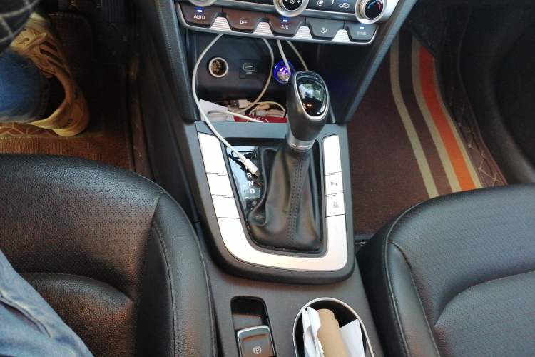 Used Hyundai Elantra PHEV 2019 1.6L PHX Le Xing Edition Gear Lever