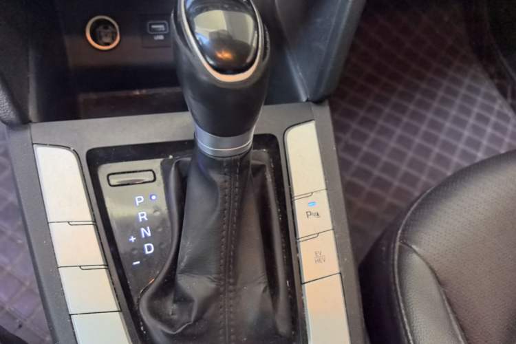 Used Hyundai Elantra PHEV 2019 1.6L PHX Le Xing Edition Gear Lever