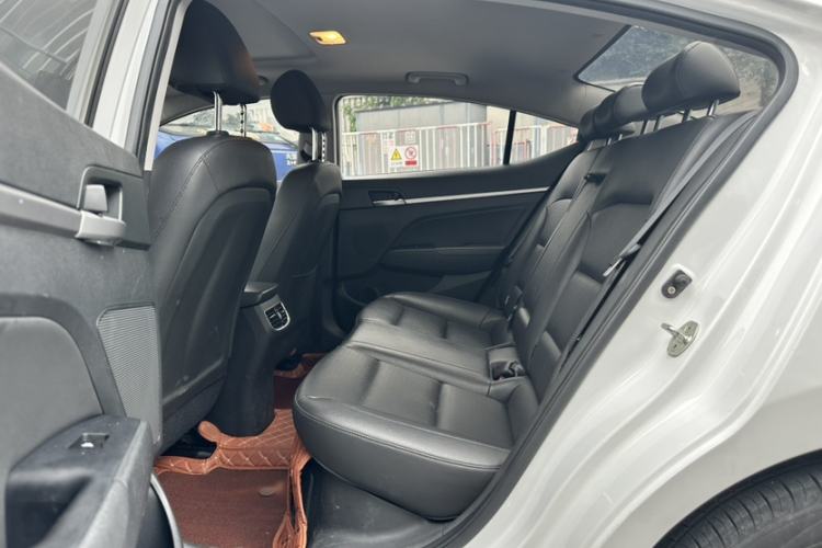 Used Hyundai Elantra PHEV 2019 1.6L PHX Le Xing Edition Interior 2