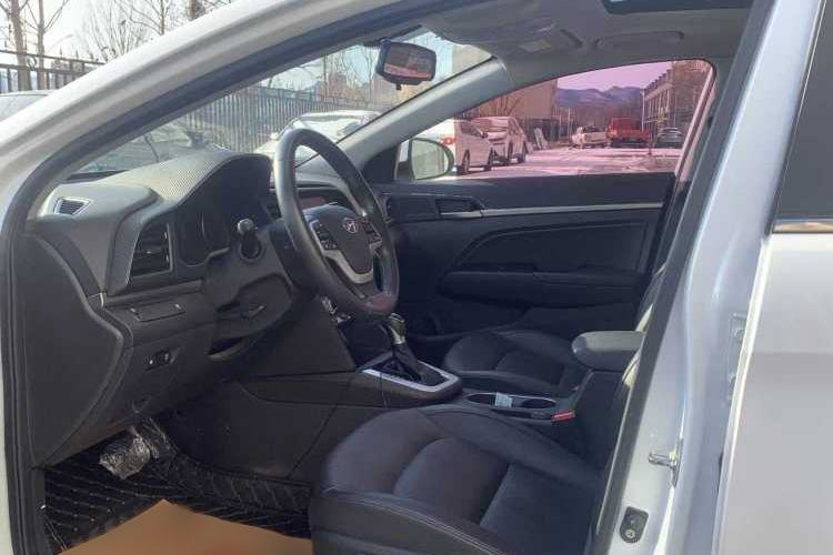 Used Hyundai Elantra PHEV 2019 1.6L PHX Le Xing Edition Interior 2