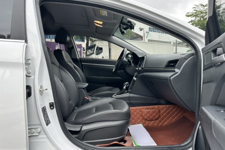 Used Hyundai Elantra PHEV 2019 1.6L PHX Le Xing Edition Interior 3